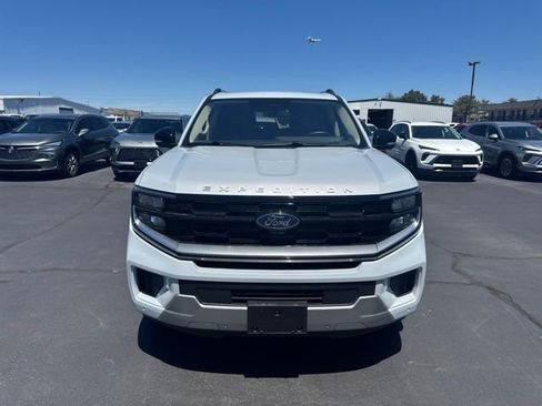 Used 2025 Ford Expedition Platinum AWD/4WD image 11