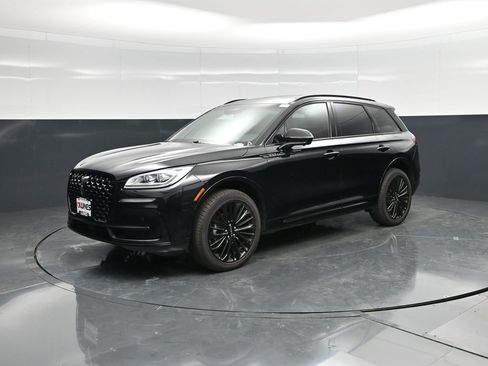 Used 2025 Lincoln Corsair Reserve w/ Jet Appearance Package image 8