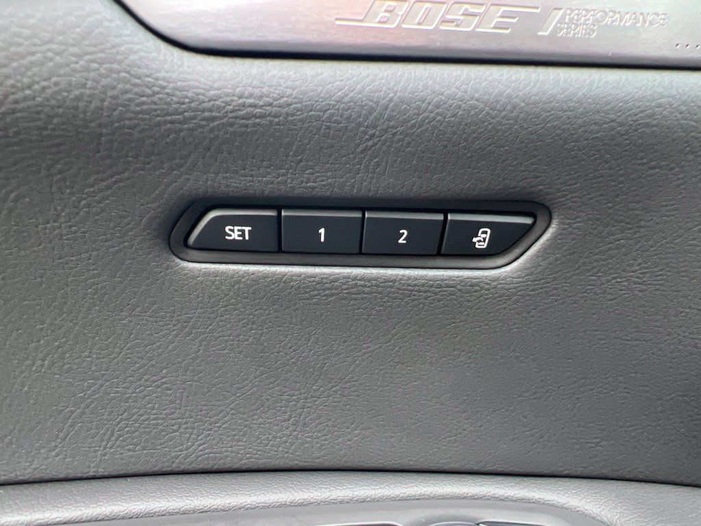 Used 2024 Cadillac XT6 Premium Luxury w/ Technology Package AWD/4WD image 35