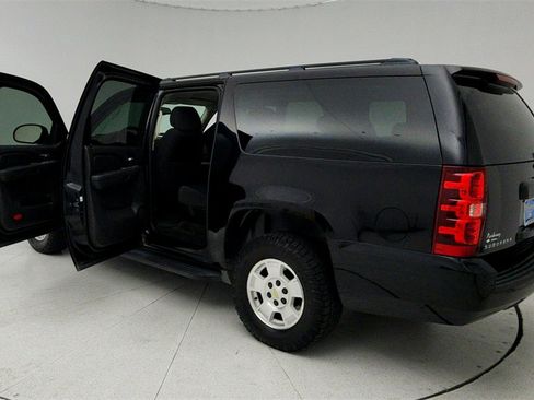 Used 2009 Chevrolet Suburban LS image 11