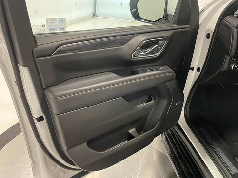 Used 2023 GMC Yukon SLT w/ SLT Premium Package image 21