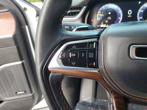 Used 2023 Jeep Grand Cherokee Summit w/ Adv Protech Group IV AWD/4WD image 27