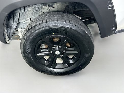Used 2020 Toyota Tacoma SR image 11