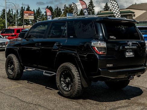 Used 2018 Toyota 4Runner SR5 AWD/4WD image 13