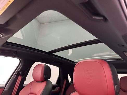 Used 2025 Porsche Cayenne S AWD/4WD image 21