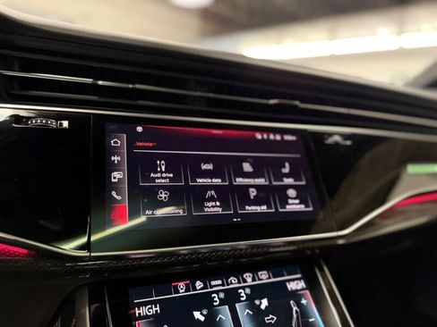 Used 2021 Audi SQ7 Prestige w/ Prestige Package image 32