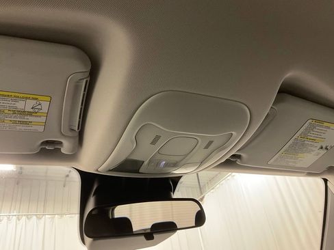 Used 2019 Jeep Renegade Trailhawk w/ Cold Weather Group II image 23