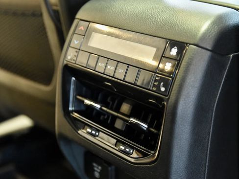 Used 2023 Jeep Grand Cherokee L Overland AWD/4WD image 27