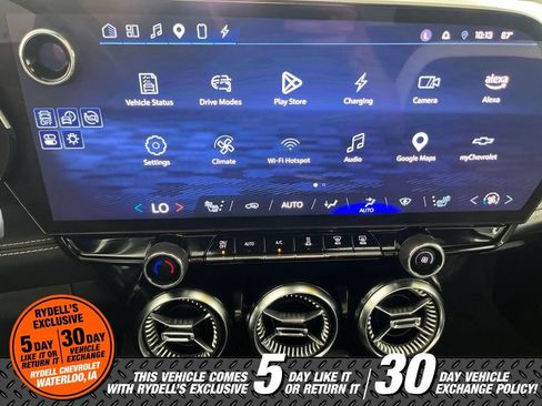 Used 2024 Chevrolet Blazer EV LT AWD/4WD image 30