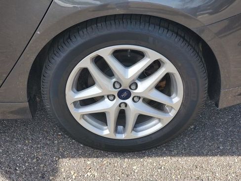 Used 2016 Ford Fusion SE FWD image 7