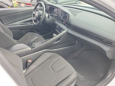 Certified 2025 Hyundai Elantra Sport image 16