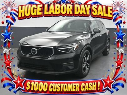 Used 2023 Volvo XC40 B5 Core w/ Convenience Package