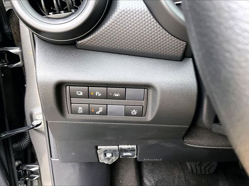 Certified 2025 Nissan Kicks Play S image 31