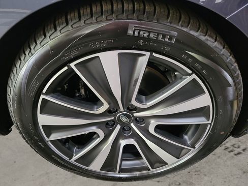 New 2025 Land Rover Range Rover SE image 12