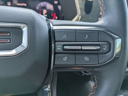 Certified 2025 GMC Canyon AT4 w/ AT4 Premium Package AWD/4WD image 23