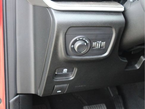 Used 2026 Jeep Grand Cherokee Altitude AWD/4WD image 15