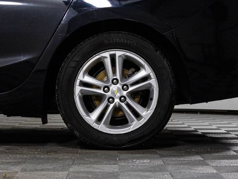 Used 2017 Chevrolet Cruze LT w/ Convenience Package image 43