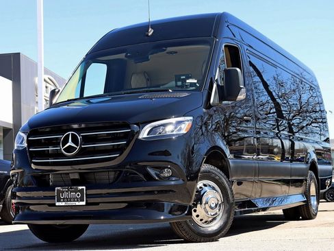 Used 2024 Mercedes-Benz Sprinter 3500 image 7