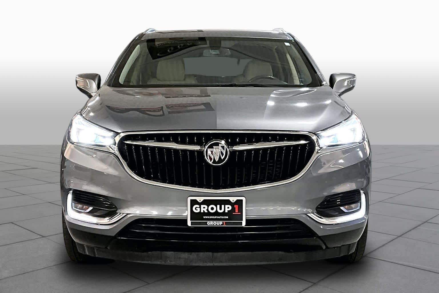 Used 2021 Buick Enclave Essence w/ Sound and Sites Package FWD image 4