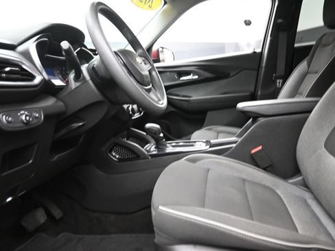 Used 2023 Chevrolet TrailBlazer LT FWD image 15