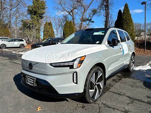 New 2025 Volvo EX90 Ultra image 5