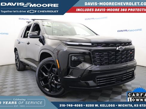 Used 2025 Chevrolet Traverse RS image 1