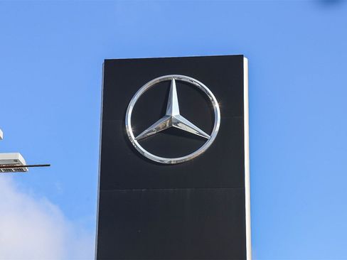 Certified 2024 Mercedes-Benz GLC 43 AMG 4MATIC image 43