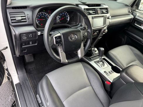Used 2019 Toyota 4Runner SR5 Premium AWD/4WD image 10