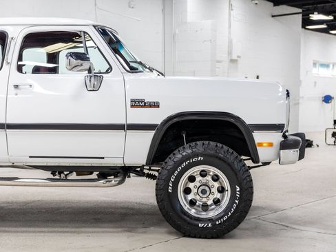 Used 1992 Dodge D/W Truck 250 AWD/4WD image 8