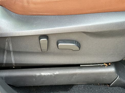 Used 2019 Subaru Ascent Touring image 33