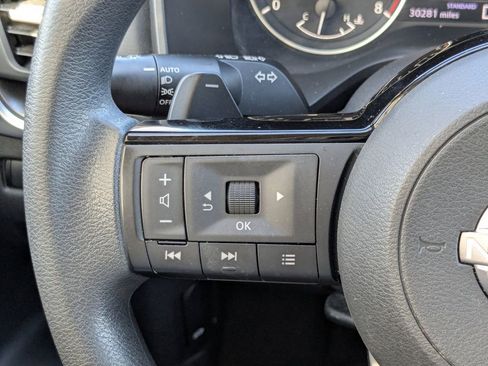 Used 2023 Nissan Rogue SV image 25