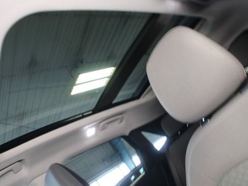 Used 2022 Ford Escape SE w/ Convenience Package image 16