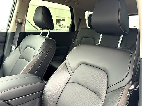 New 2026 Nissan Pathfinder SL FWD image 11