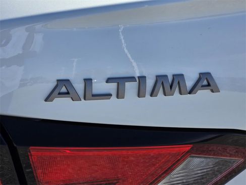 Used 2024 Nissan Altima 2.5 SV w/ SV Premium Package image 31