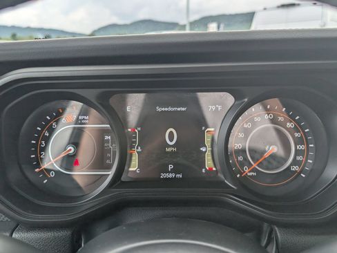 Used 2025 Jeep Wrangler Unlimited Rubicon AWD/4WD image 20