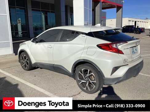 Used 2018 Toyota C-HR XLE image 19