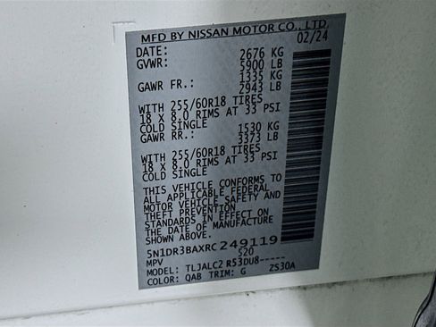 Used 2024 Nissan Pathfinder SV image 12