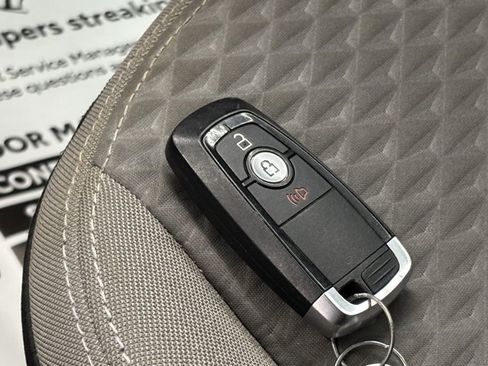 Used 2022 Ford Escape SE image 29