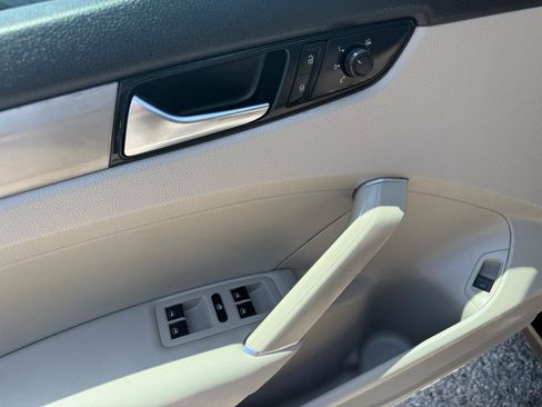 Used 2020 Volkswagen Passat 2.0T SE w/ Sunroof Package FWD image 13