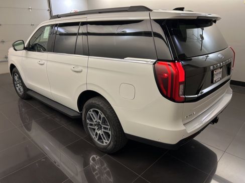 New 2025 Ford Expedition Active image 4
