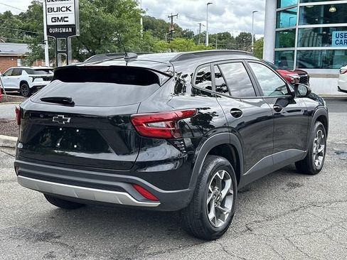 Used 2025 Chevrolet Trax LT w/ Driver Confidence Package FWD image 2