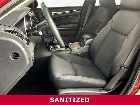 Used 2023 Chrysler 300 Touring w/ Sport Appearance Package image 19