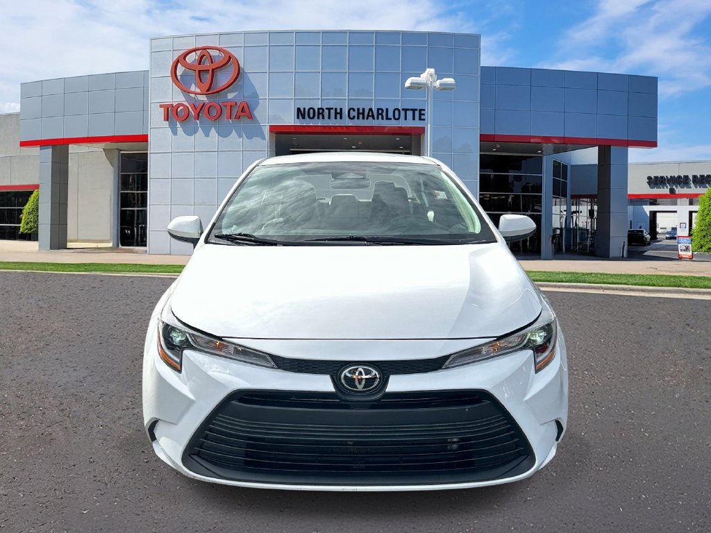 Used 2023 Toyota Corolla LE FWD image 3