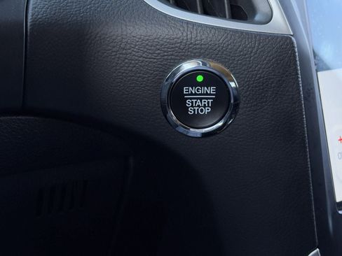 Certified 2023 Ford Edge SE w/ Black Appearance Package image 18