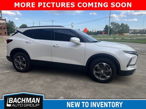 Used 2023 Chevrolet Blazer LT w/ Sound & Technology Package AWD/4WD image 2