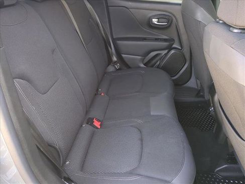 Used 2022 Jeep Renegade Altitude image 20