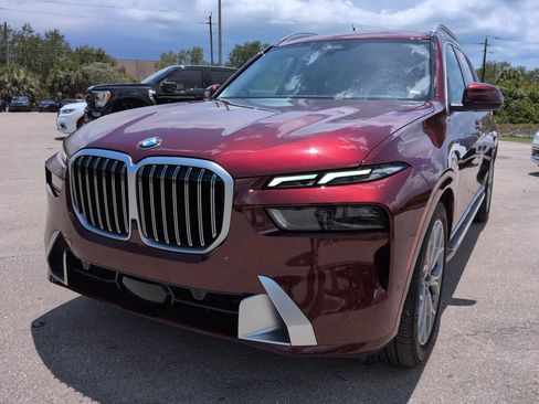 Used 2026 BMW X7 xDrive40i AWD/4WD image 9