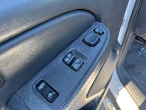 Used 2005 Chevrolet Silverado 2500 LS w/ Skid Plate Package AWD/4WD image 11