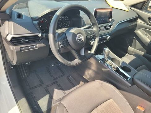 Certified 2025 Nissan Altima 2.5 S FWD image 12