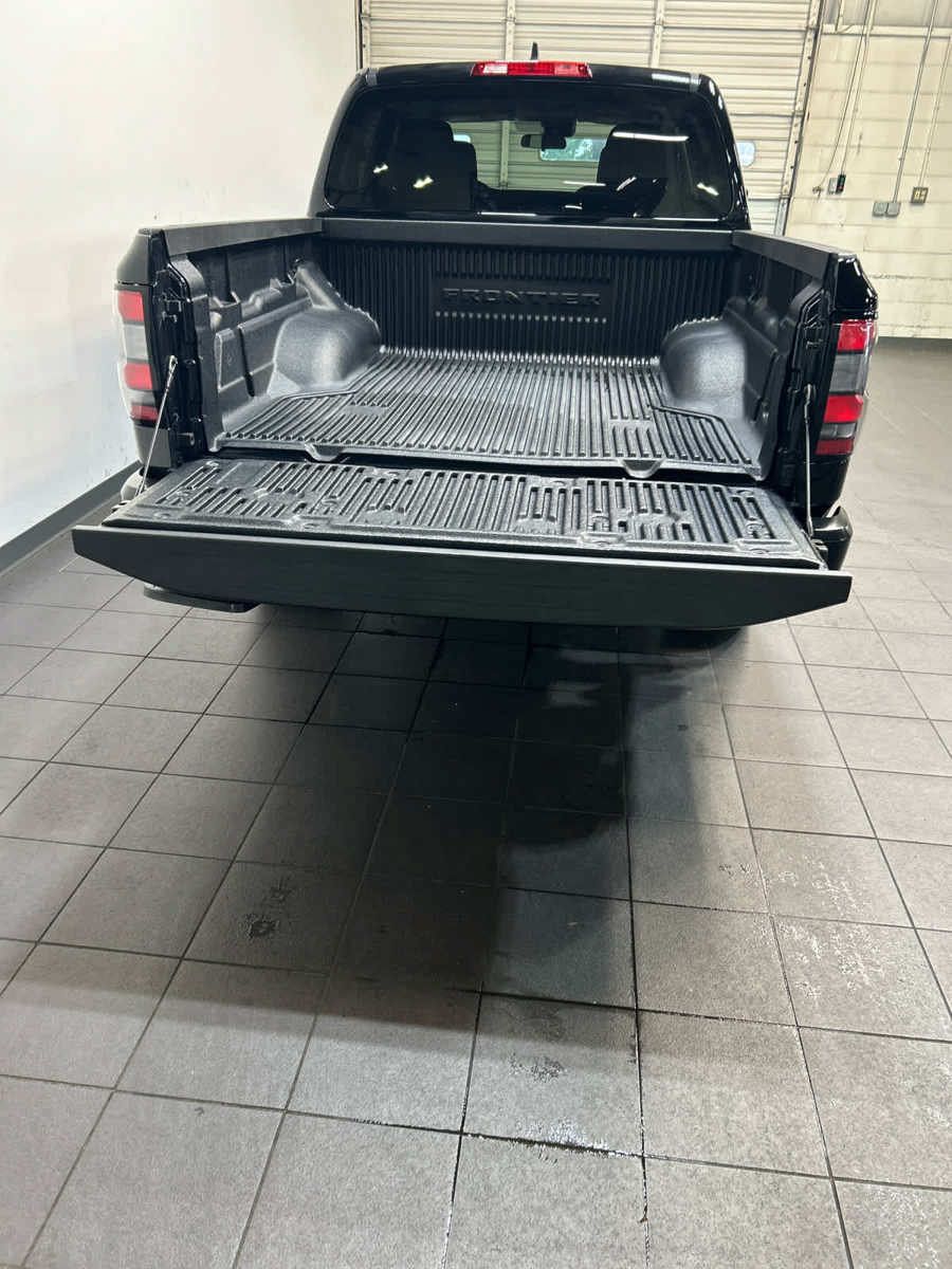 Used 2023 Nissan Frontier S w/ Technology Package AWD/4WD image 11